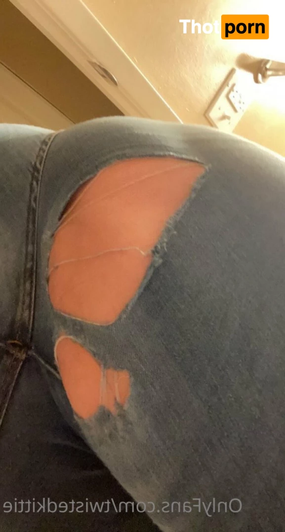 Twisted Kittie 4810103