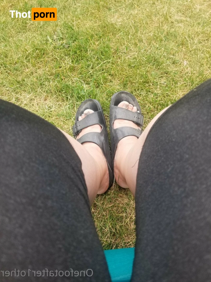 onefootafter1other 4831504