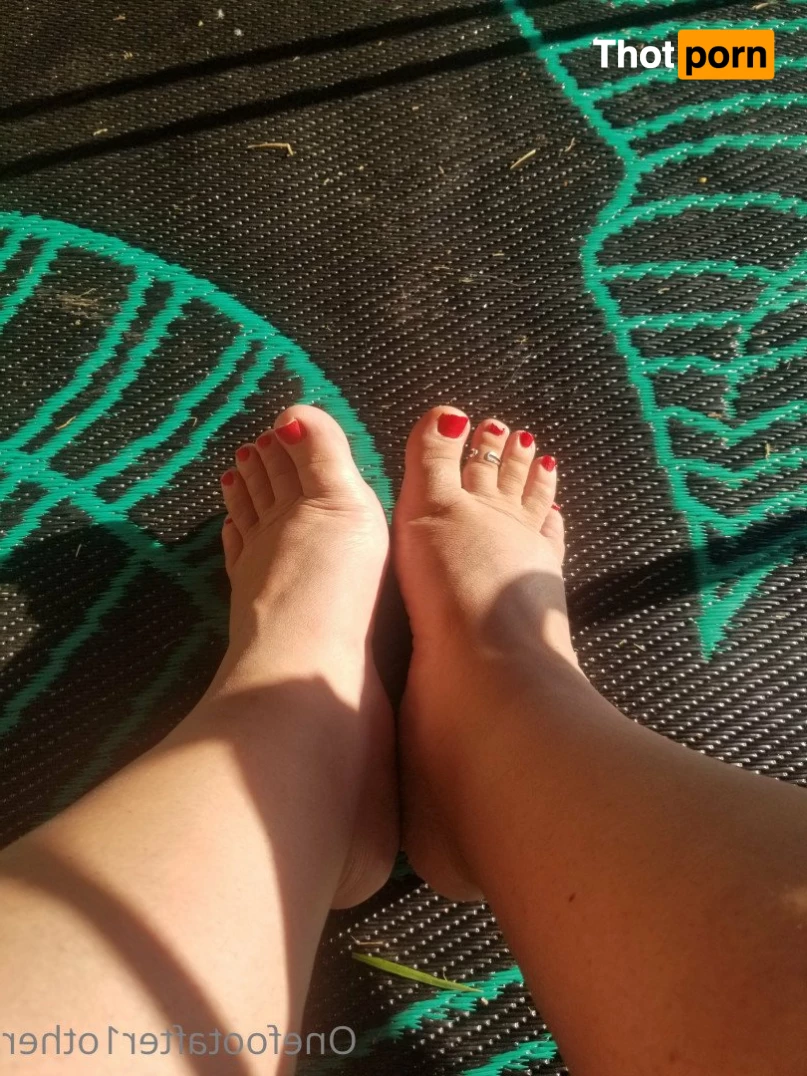 onefootafter1other 4831522