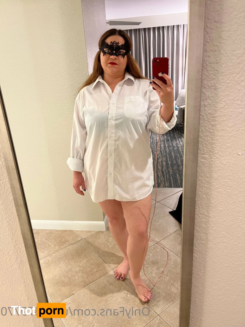 The masquerade couple 4808335