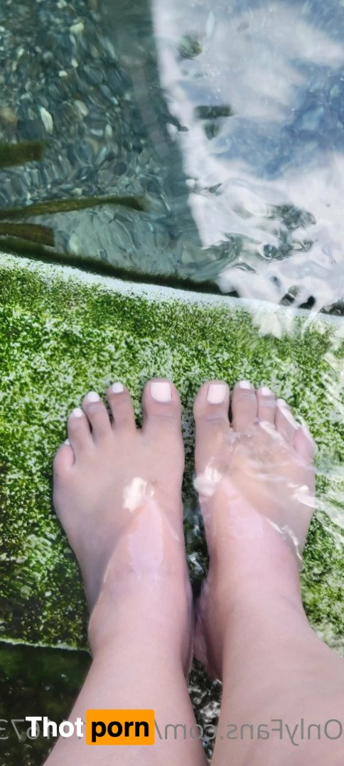 AdventurousFeet 4808268