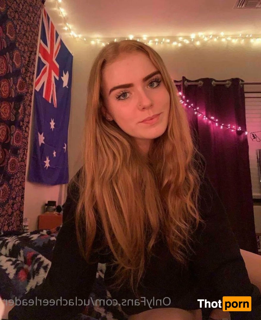 UCLA Cheerleader 👅😍 4828097