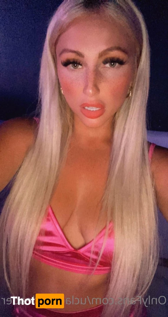 UCLA Cheerleader 👅😍 4828124