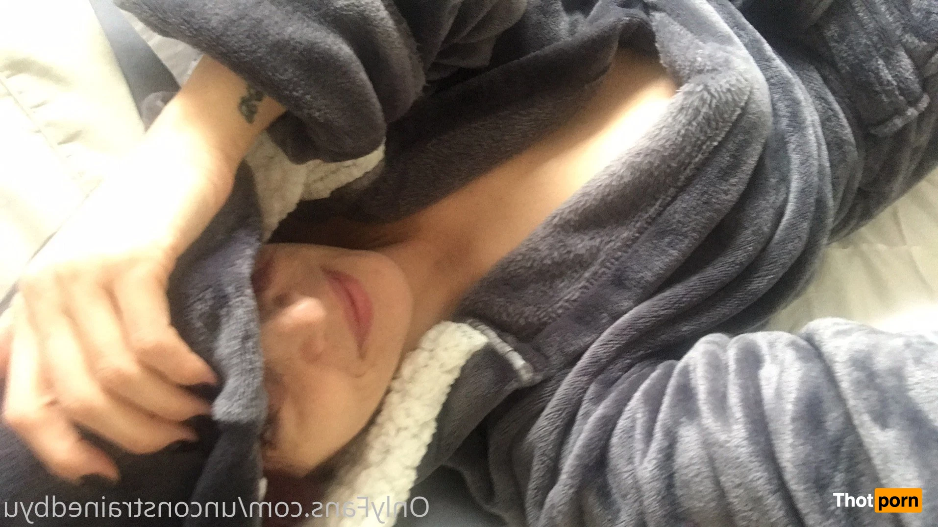 unconstrainedbyu 4826930