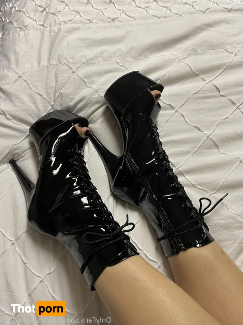 unconstrainedbyu 4826993