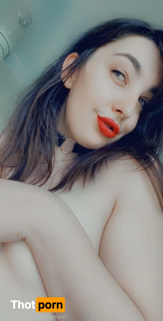 Sarah Button 4826575