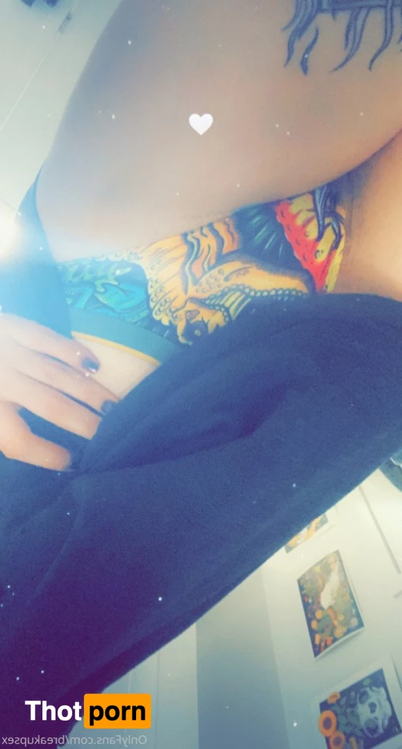 Sarah Button 4826602