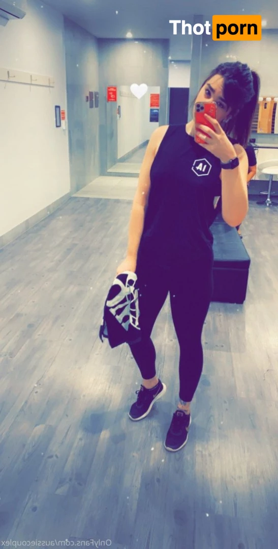 Sarah Button 4826622