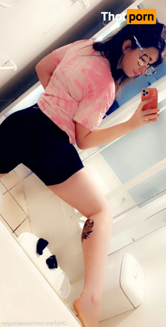 Sarah Button 4826660