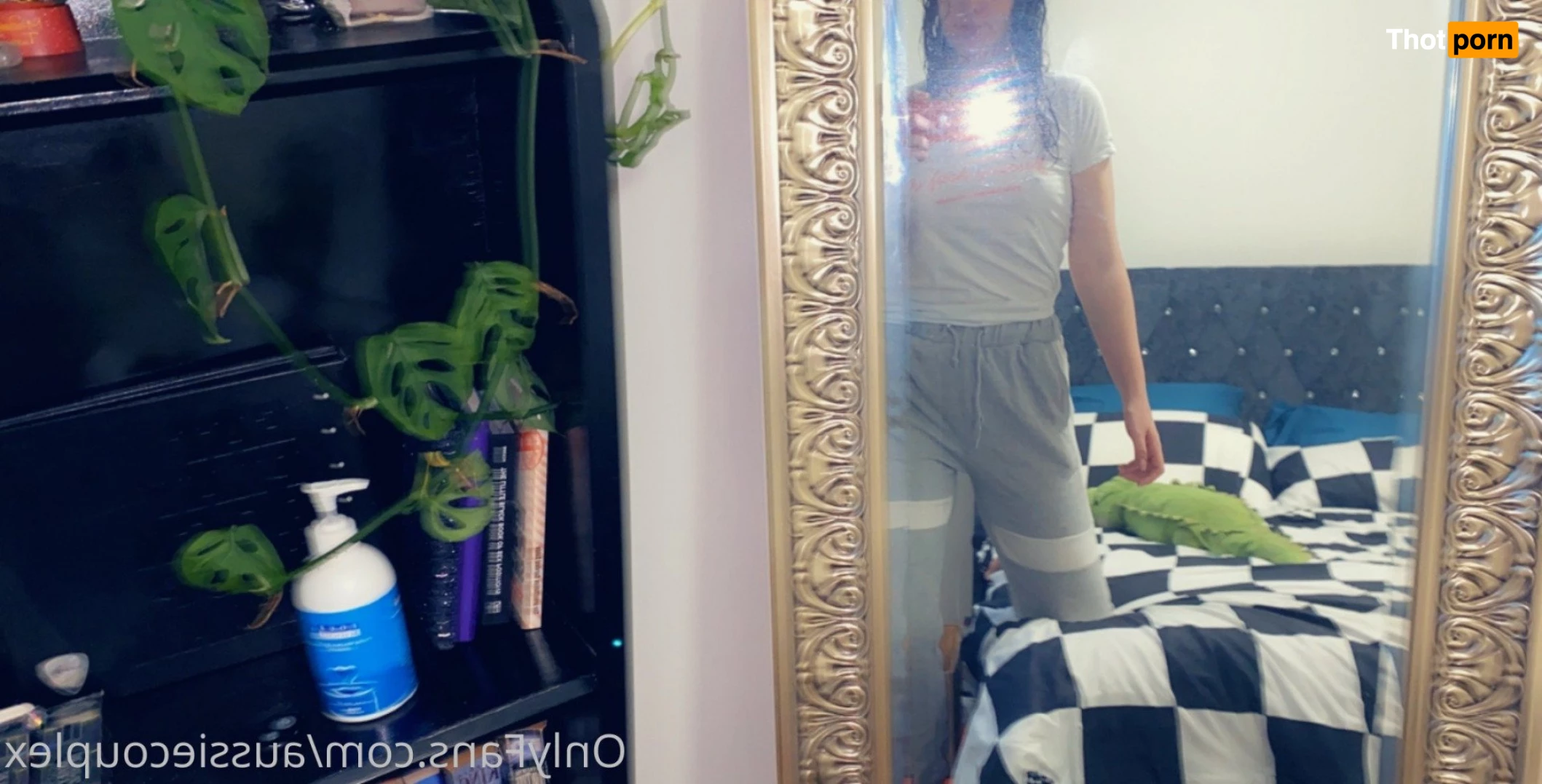 Sarah Button 4826665