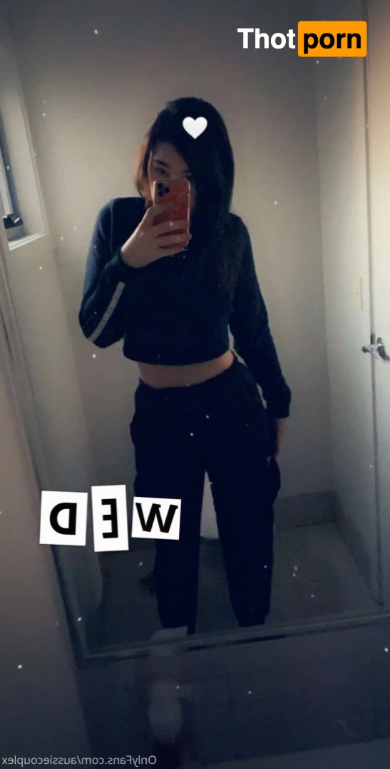 Sarah Button 4826678