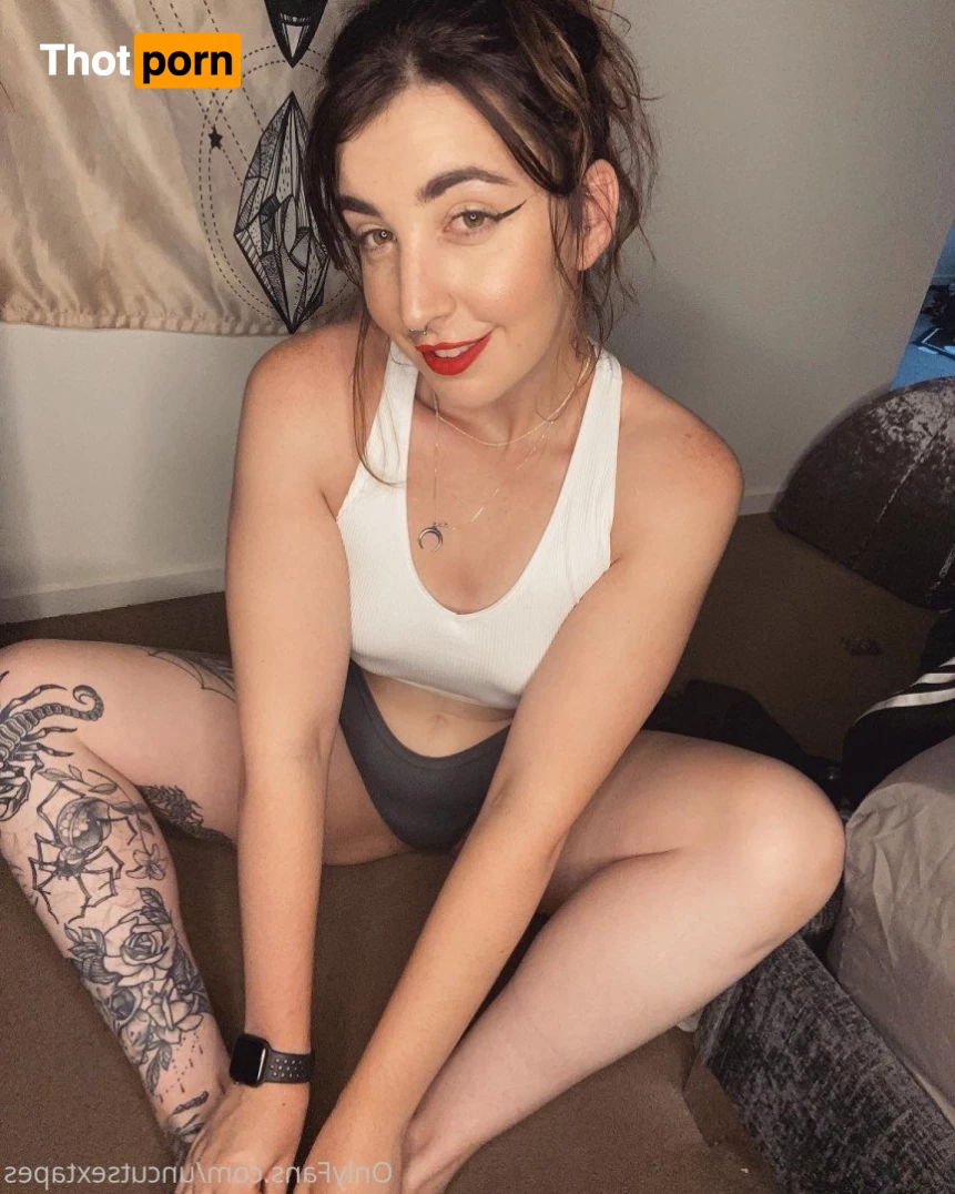 Sarah Button 4826685