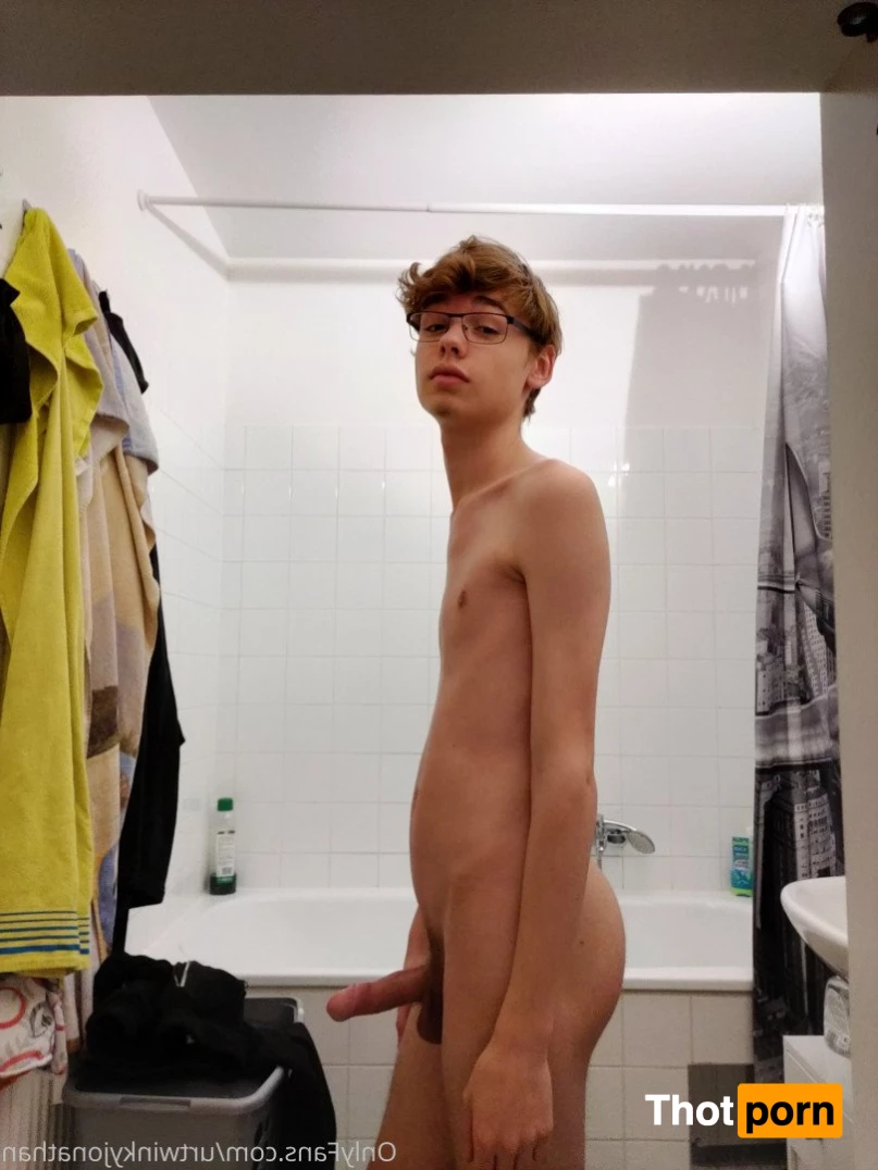 UrTwinkyJonathan 4811602