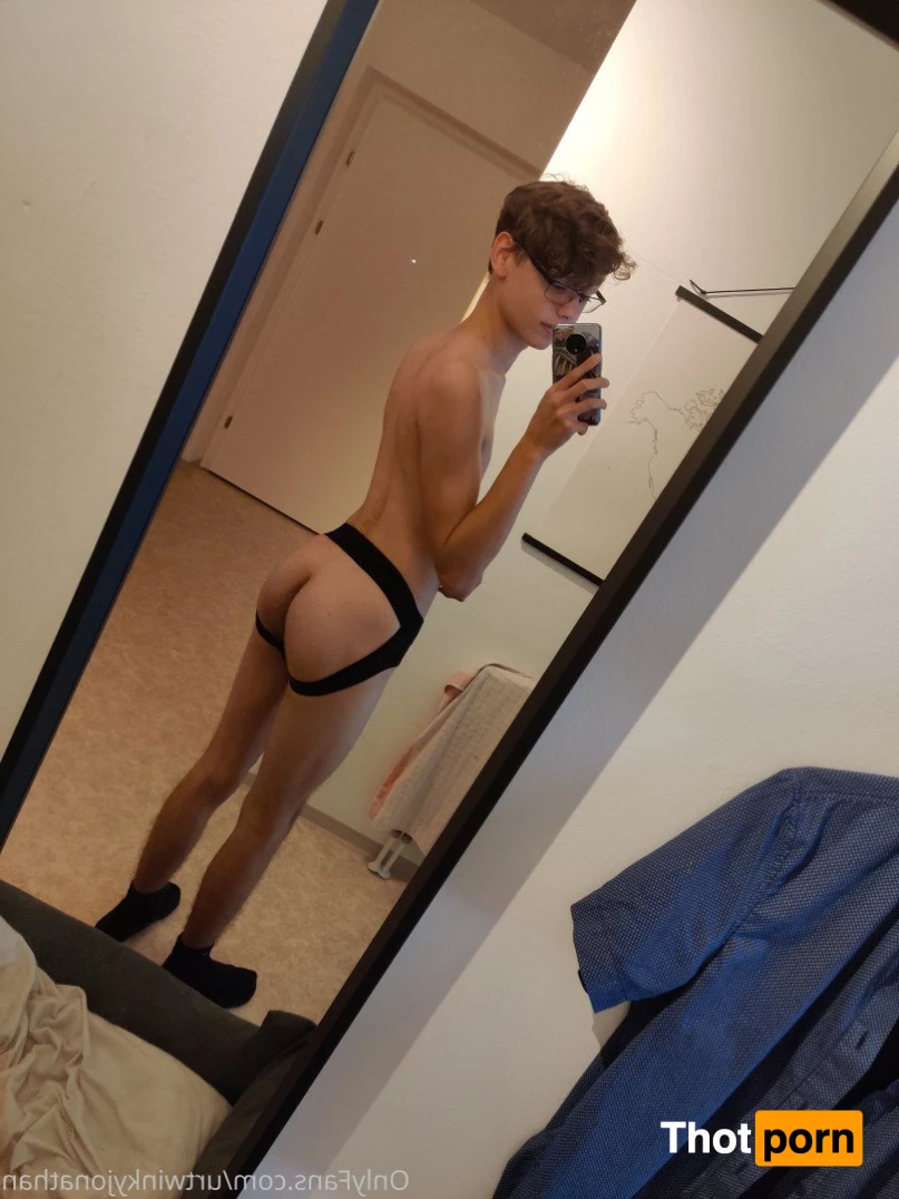 UrTwinkyJonathan 4811604