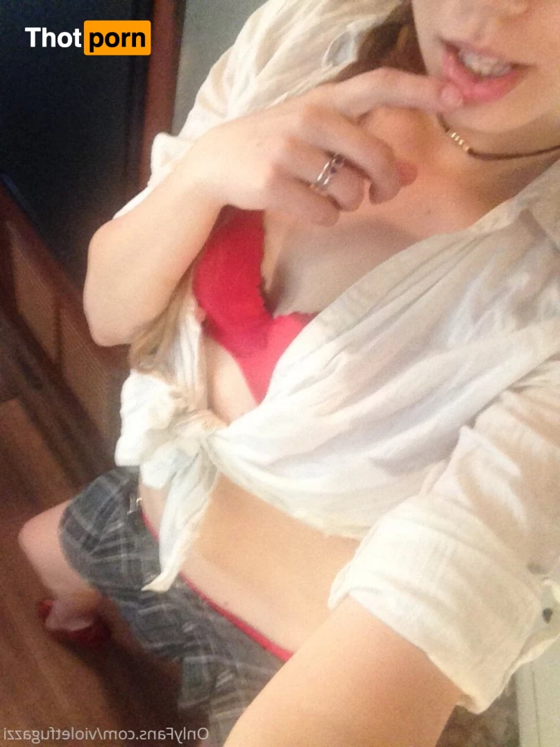 Violet Fugazzi 4797472