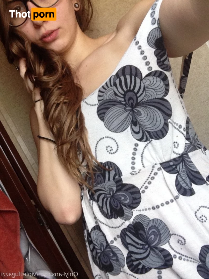 Violet Fugazzi 4797484