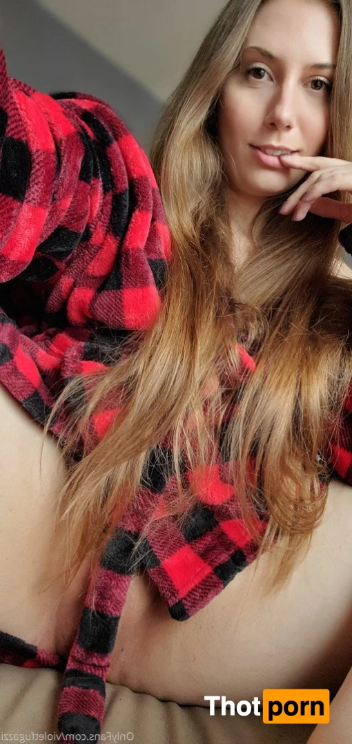 Violet Fugazzi 4797498