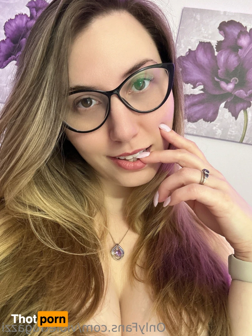 Violet Fugazzi 10626769