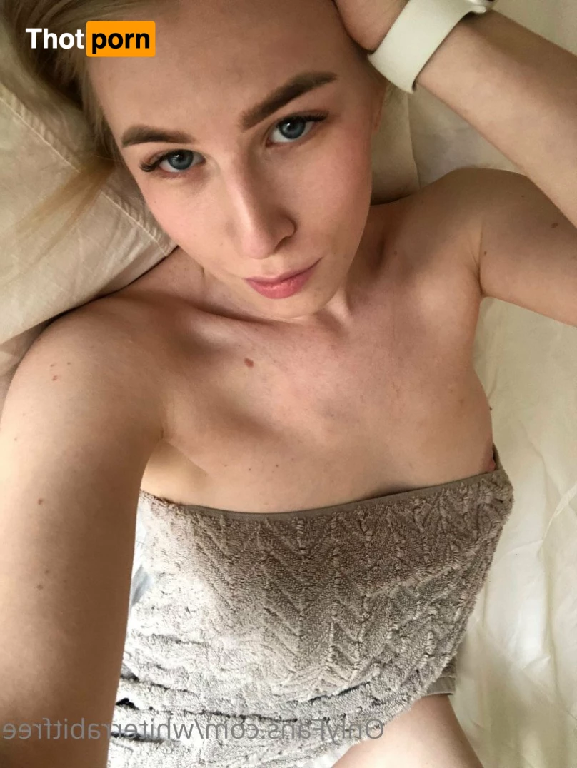 White Rabbit 🤍 4787516