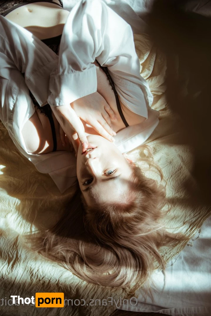 White Rabbit 🤍 4787547