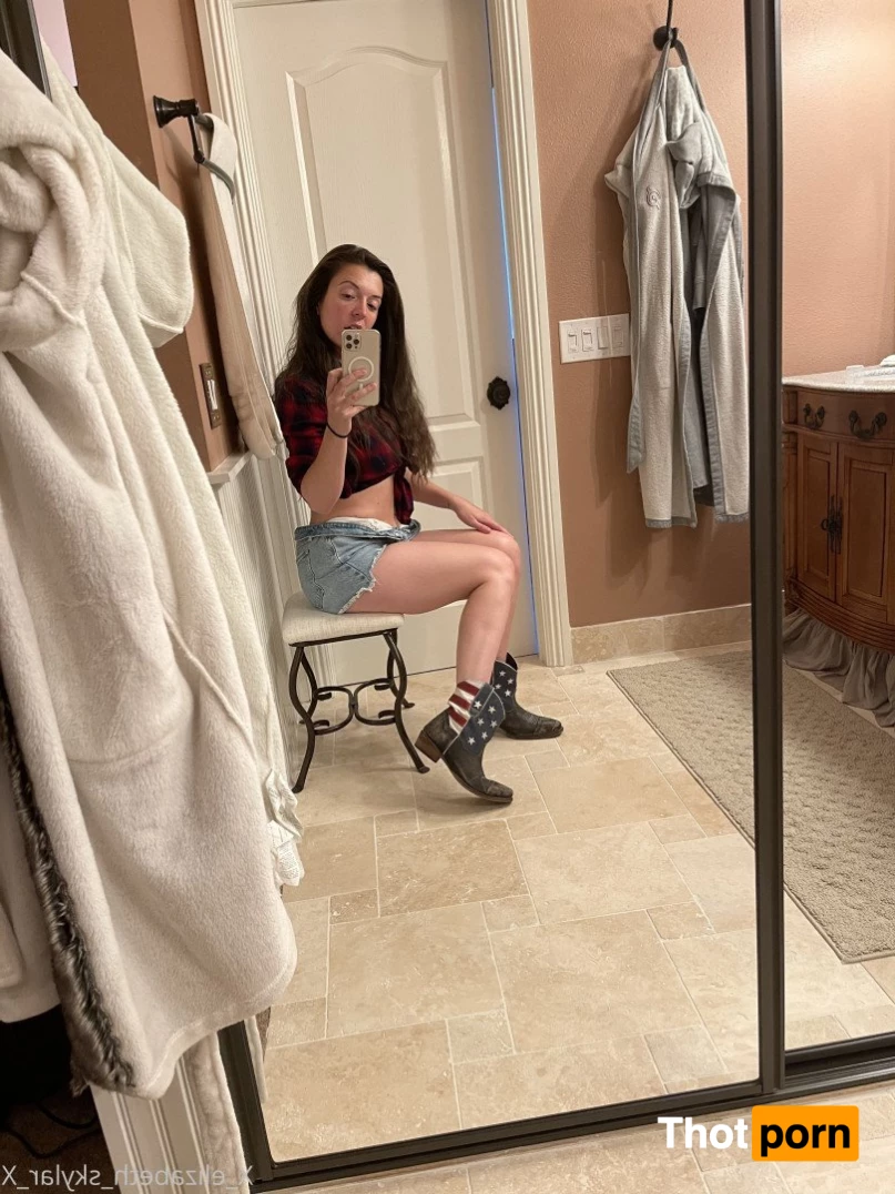 Elizabeth Skylar 4772472