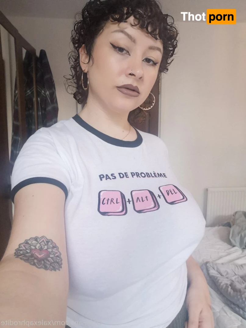 alex 🖤👻 read my bio!! 4763680