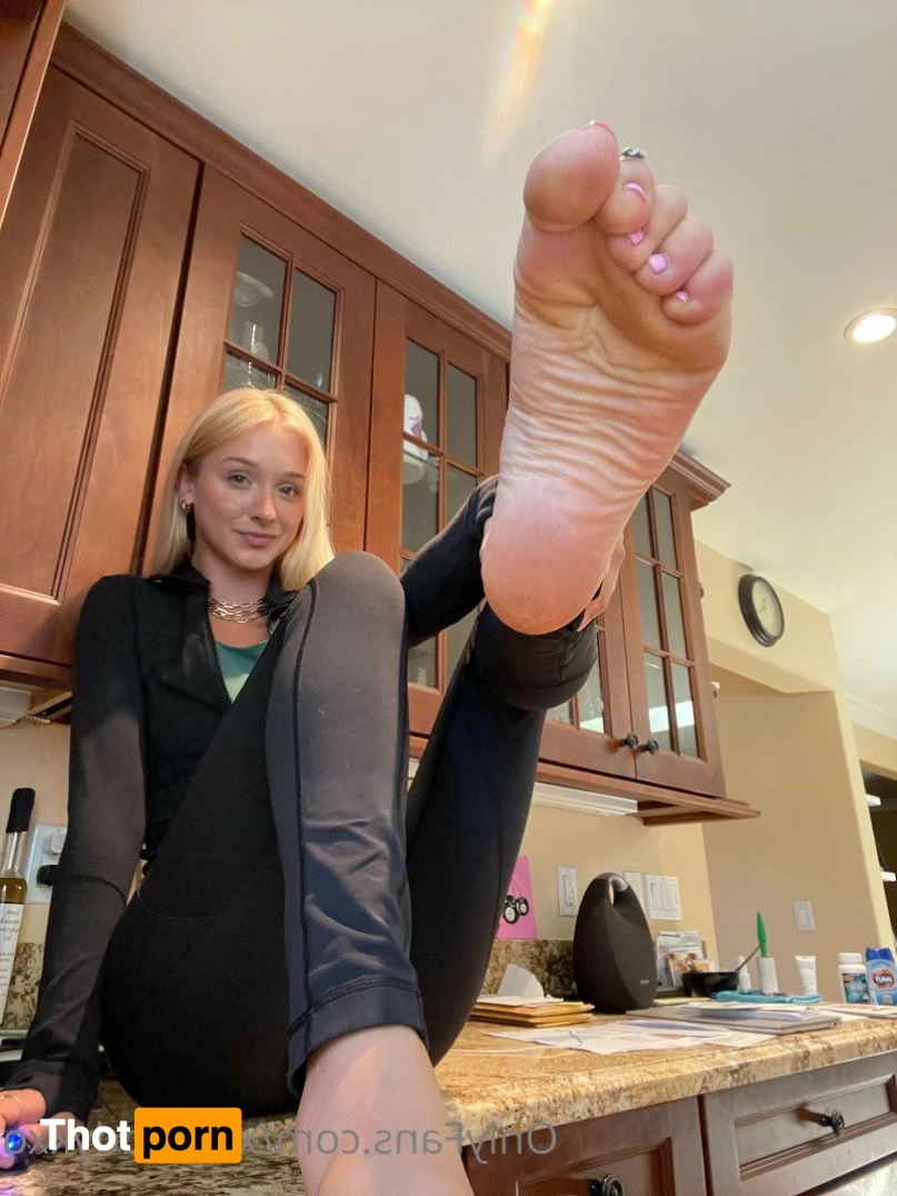 Goddess Kaylee💫👼🏼🍯✨👣 4763984