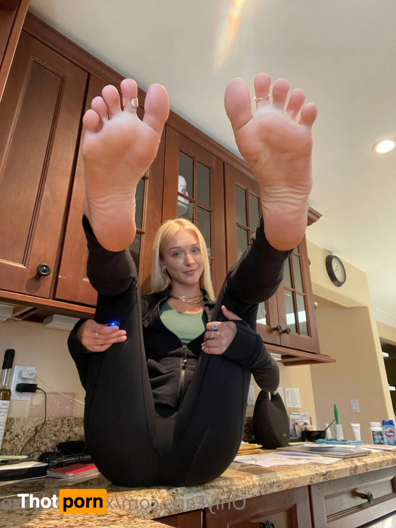 Goddess Kaylee💫👼🏼🍯✨👣 4764065