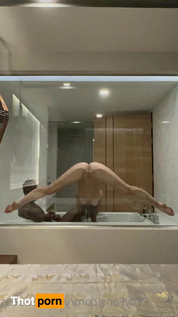 Mel Yoga Goddess 4756816