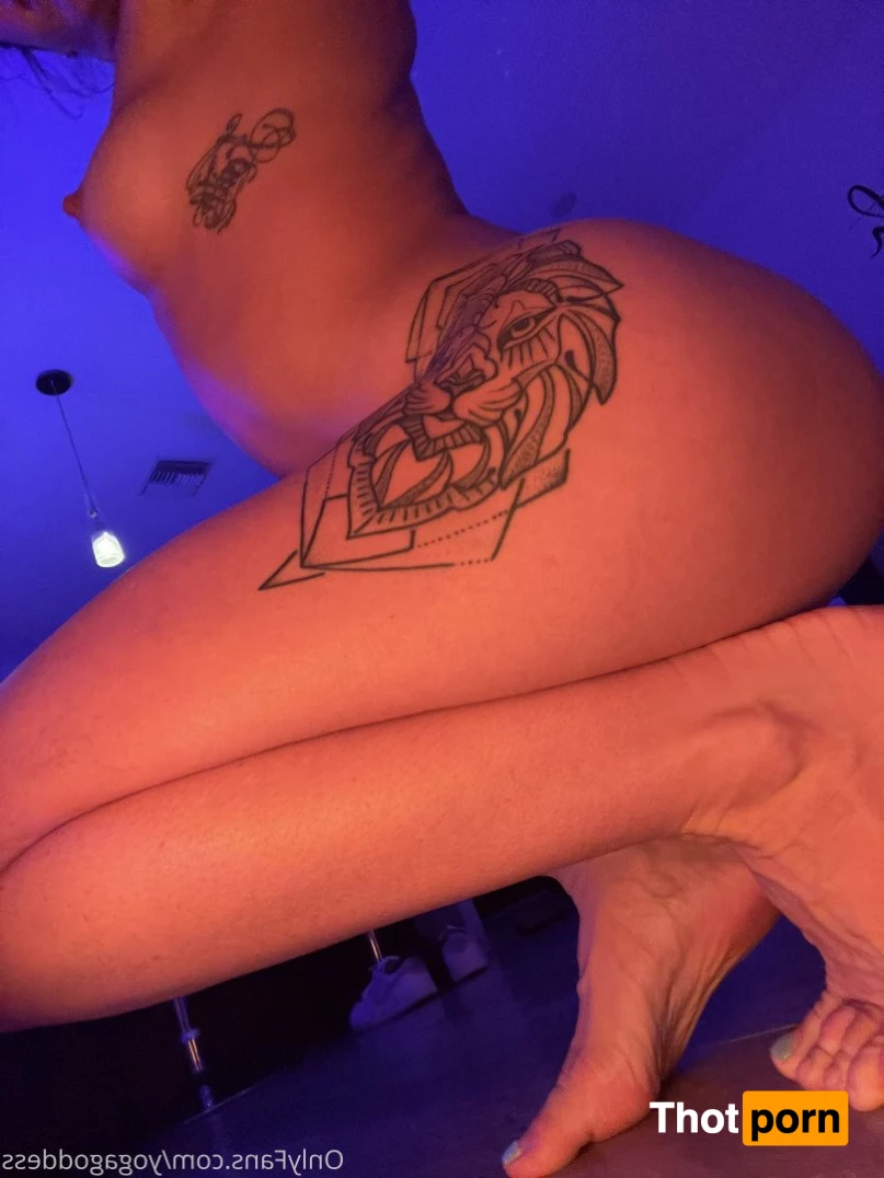 Mel Yoga Goddess 4756829