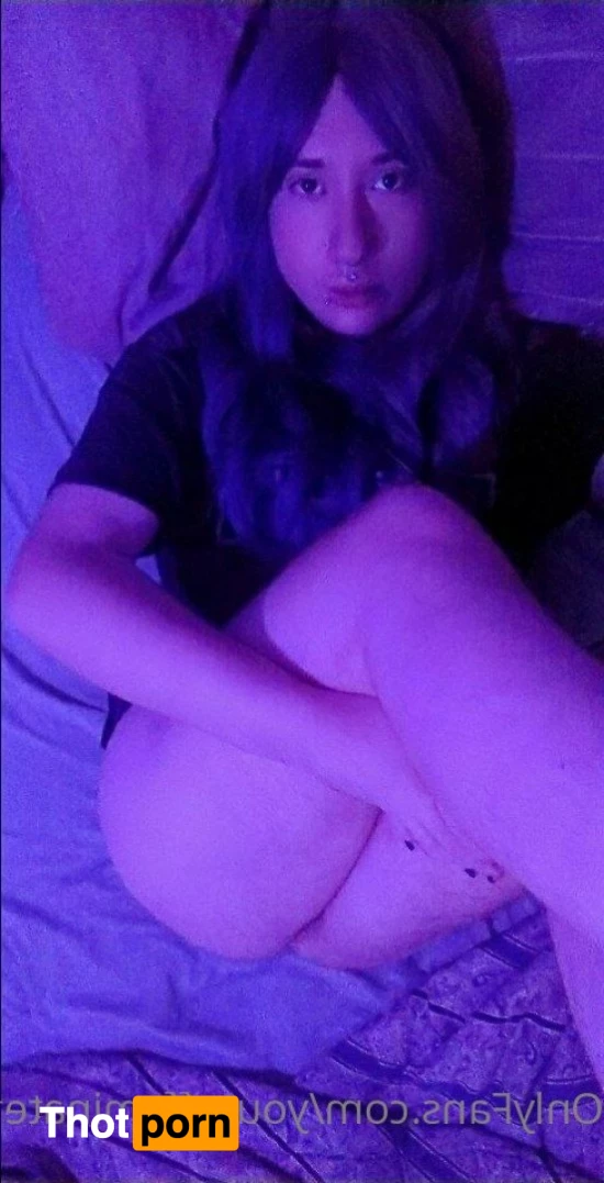 Your local femboy at your feet 4753302