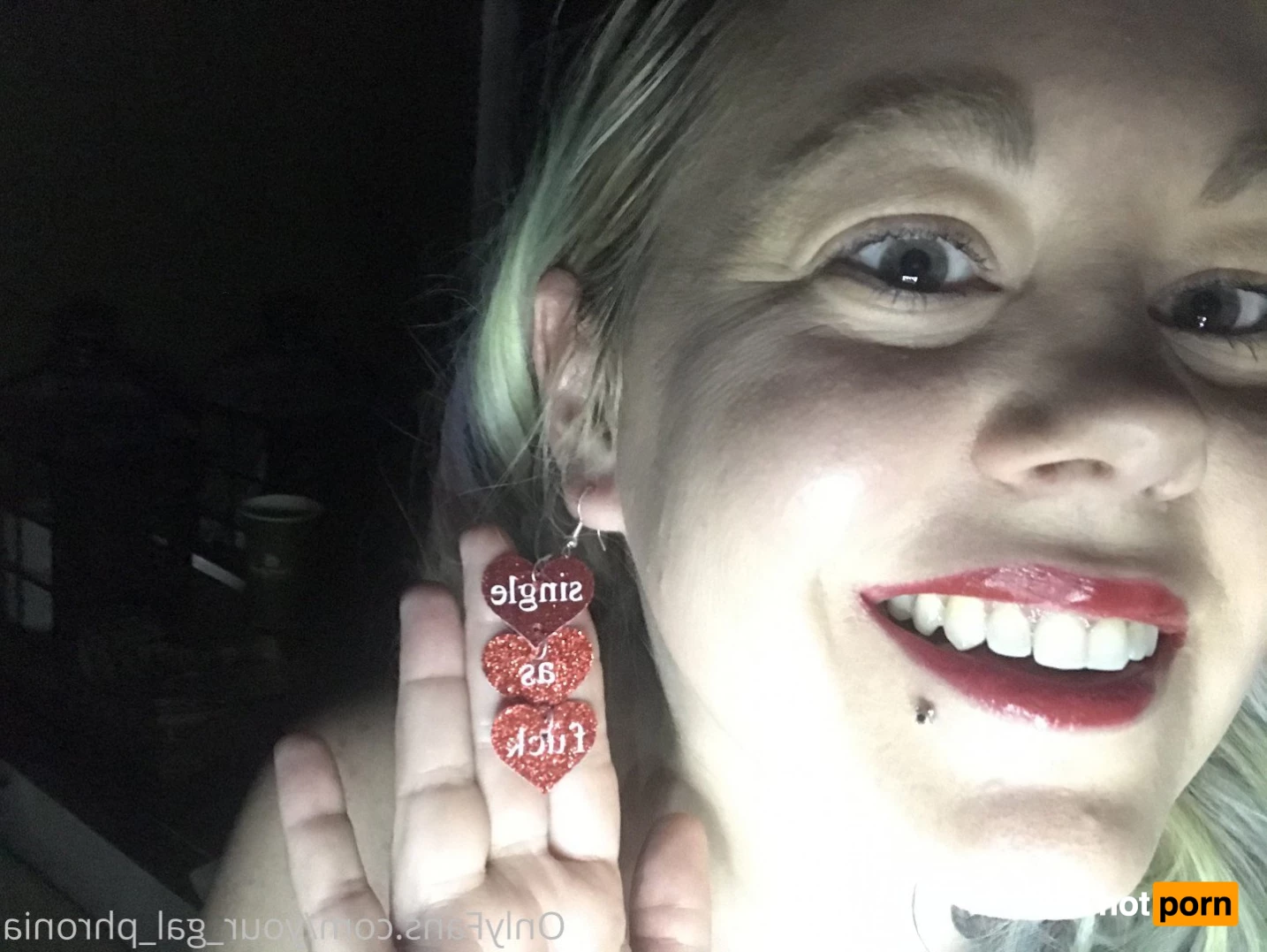 yourgalphronia 4754111