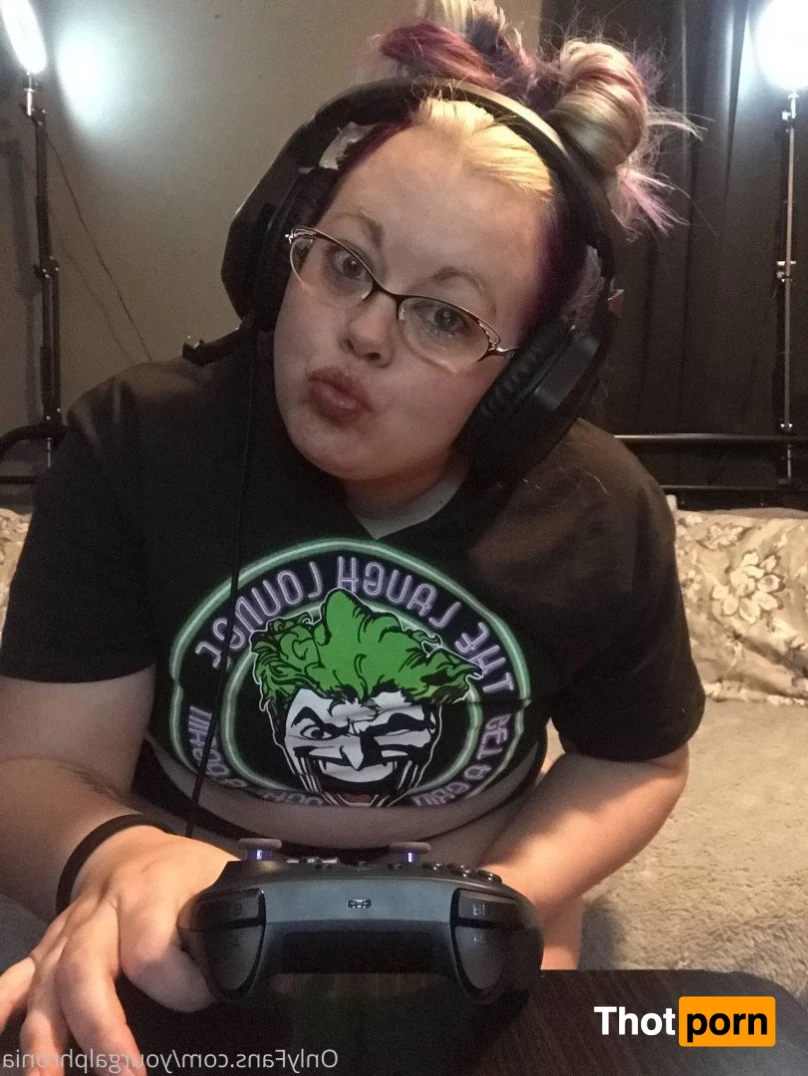 yourgalphronia 4754115