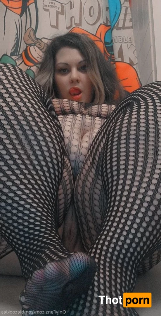 Zₒₘbᵢₑ Cₒₒₖᵢₑₛ 4749063