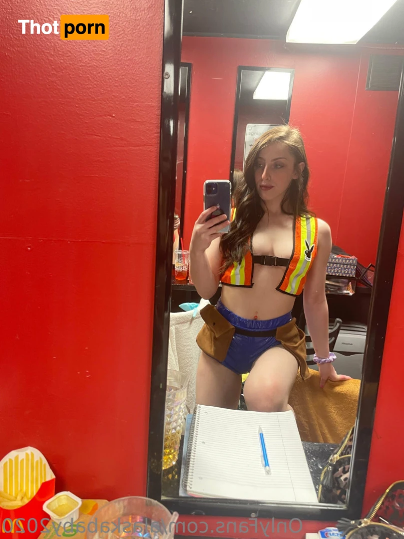 Sammie Sin 🦋 15913346