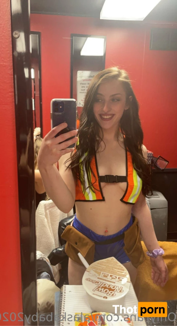 Sammie Sin 🦋 15913396