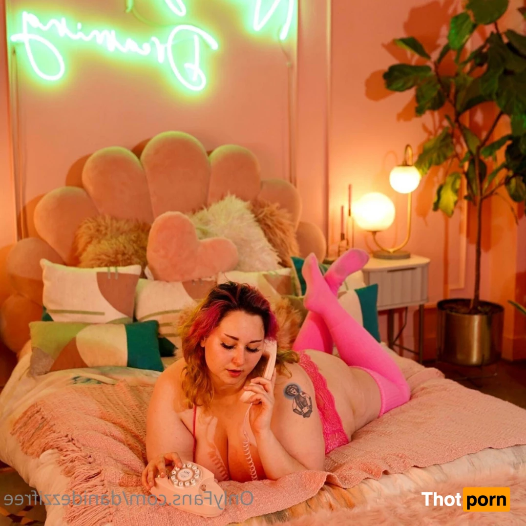 dani dezzi 😇 CHECK YOUR DMS 📩💚 10625402