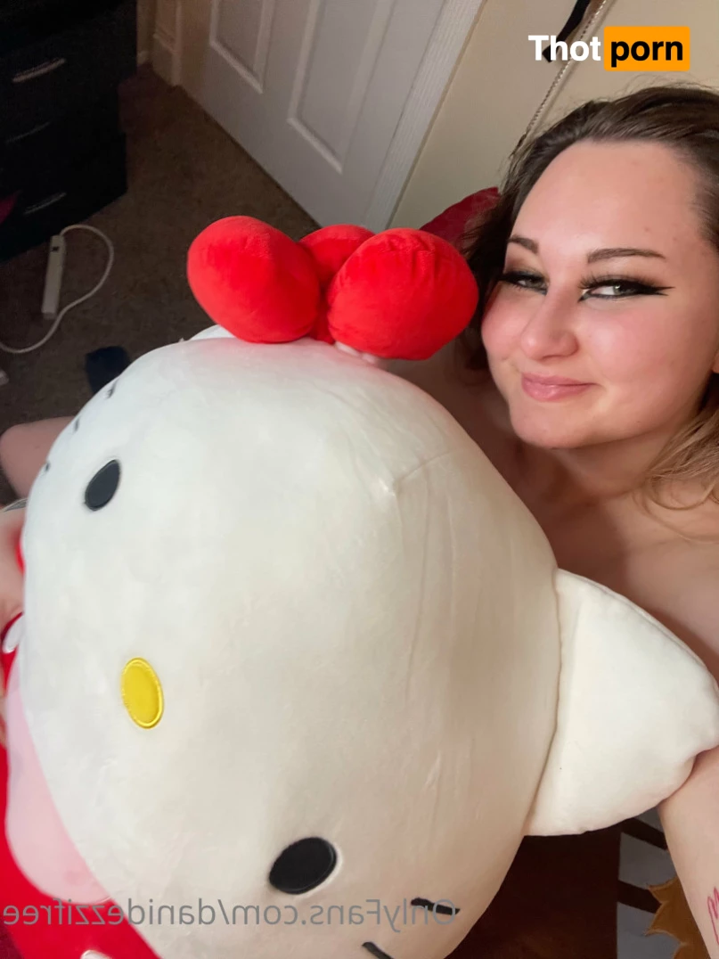 dani dezzi 😇 CHECK YOUR DMS 📩💚 10625418