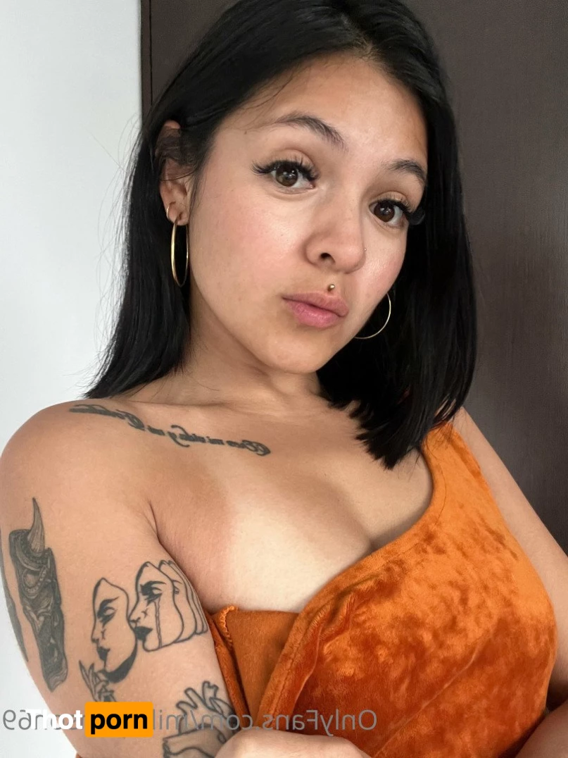 Mila Johnson 🍭 4711053