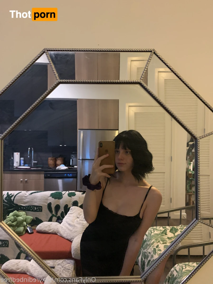 SexyRedinBedFree 14998829