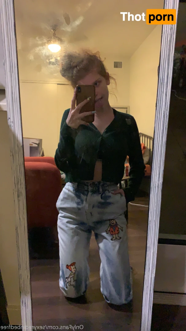 SexyRedinBedFree 14998898