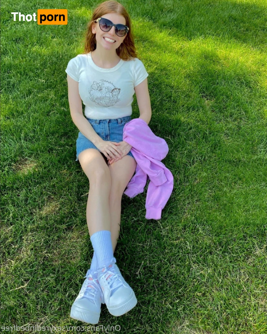 SexyRedinBedFree 14998976