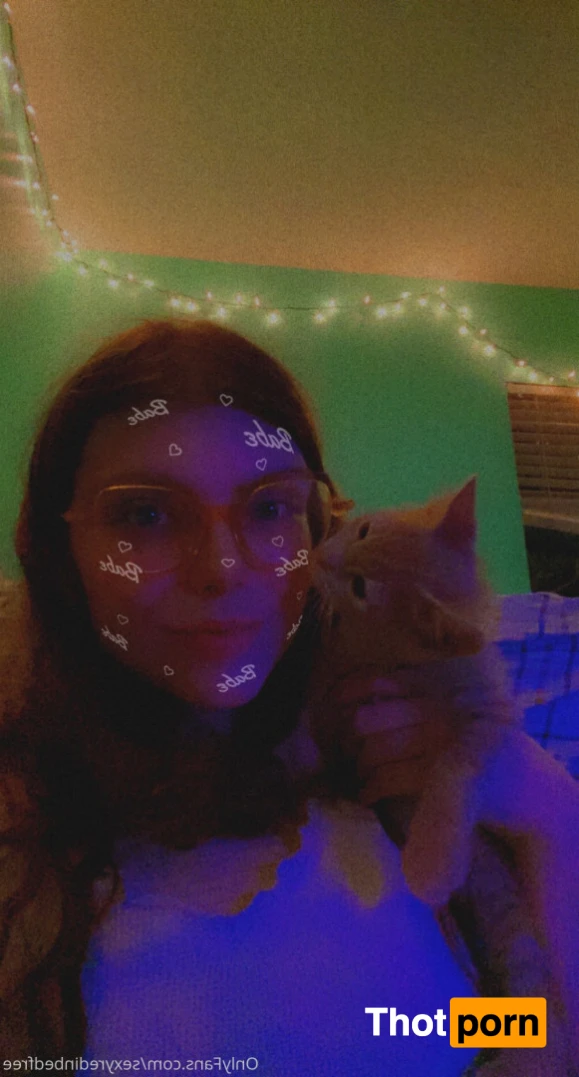 SexyRedinBedFree 14999246