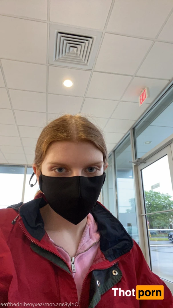 SexyRedinBedFree 14999903