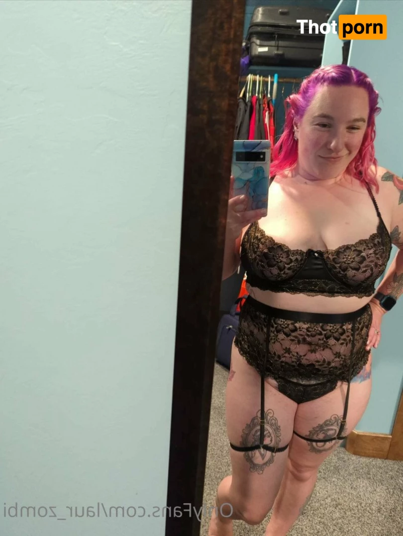 Laur the Kinky Baker 4894978