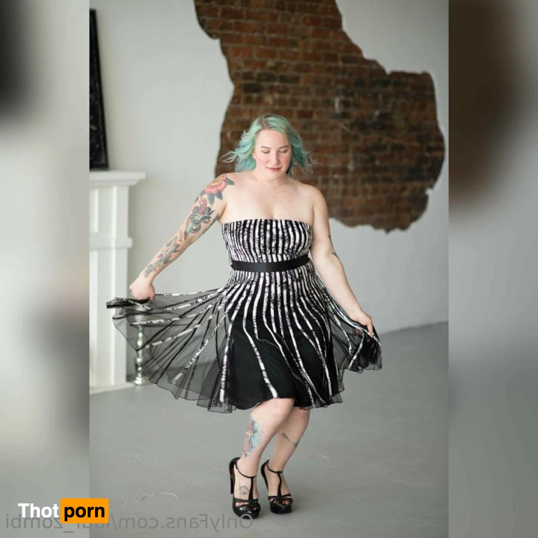 Laur the Kinky Baker 10621678