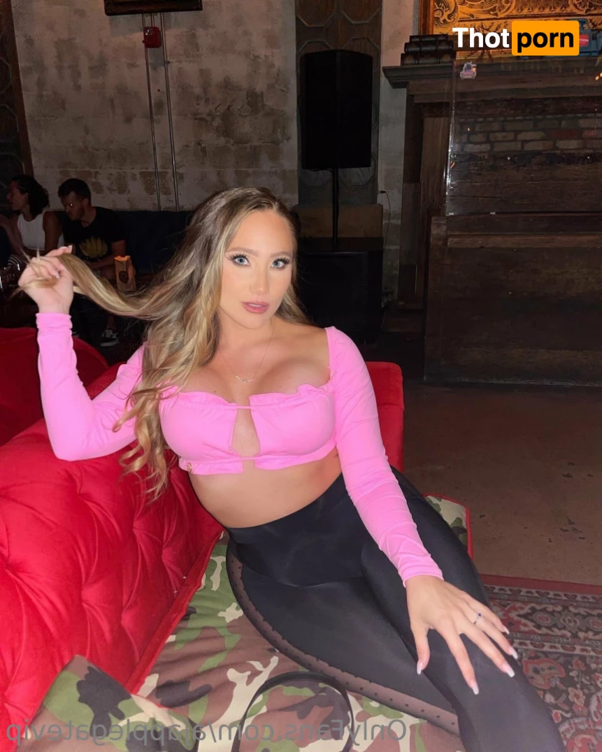 AJ Applegate Hotwife 🥵 6541807
