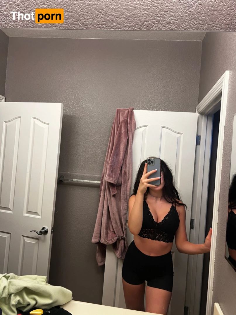 Alexandra 💗 6541378