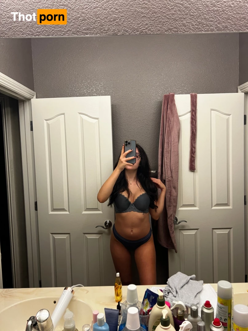 Alexandra 💗 6541399