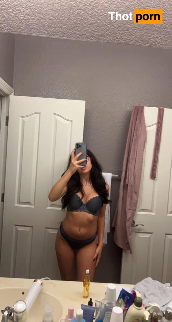 Alexandra 💗 6541438